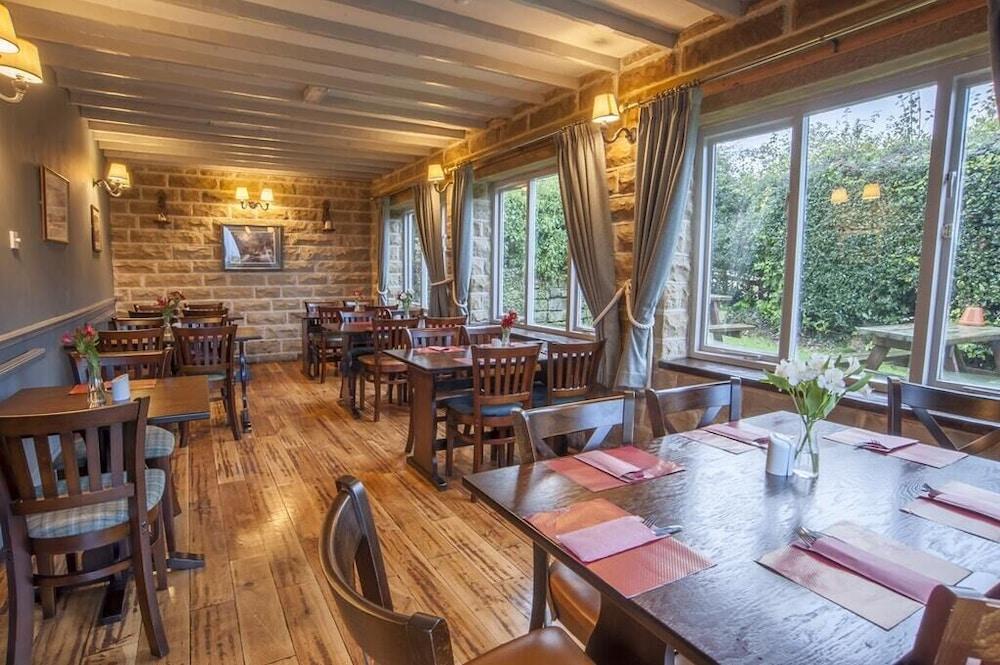 The Plough Hotel Sleights Eksteriør billede