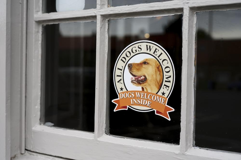 The Plough Hotel Sleights Eksteriør billede